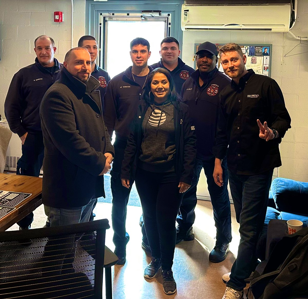 Lynnfield Fire department was gracious enough to have us come talk @FirstNet! We hope this is the beginning of a great relationship, and we appreciate all they do! Thanks to @BellaMontero25 for all the support! @TheRealOurNE @emilywiper @LillardDerick @JessRacine8 @CalcagnoSteven