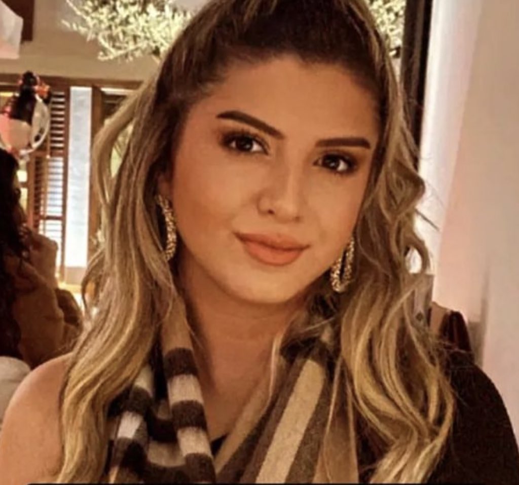 Arkadaşım Ece Köseoğlu ve ailesi günlerdir enkazın altında yardım bekliyor lütfen yardım edin! 

GENERAL ŞÜKRÜ KANATLI MAH. YAVUZ SULTAN SELİM CADDESİ 
KİMYON 2 APT. HATAY/ANTAKYA