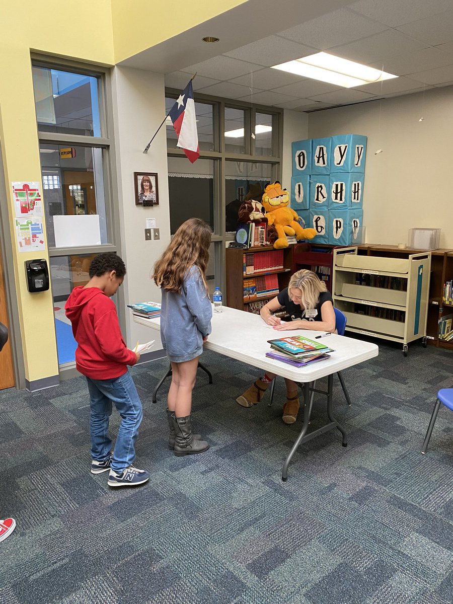 NWES_Library's tweet image. It’s autograph time with @bridgetheos !! The kids are completely jazzed about getting her autograph!!! #pfisdreads #authorvisitsrock
