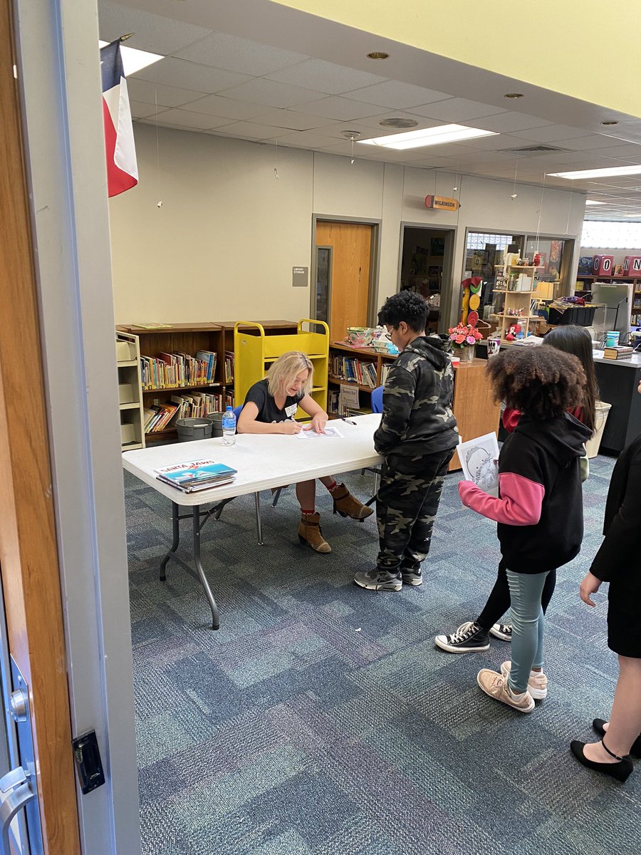NWES_Library's tweet image. It’s autograph time with @bridgetheos !! The kids are completely jazzed about getting her autograph!!! #pfisdreads #authorvisitsrock
