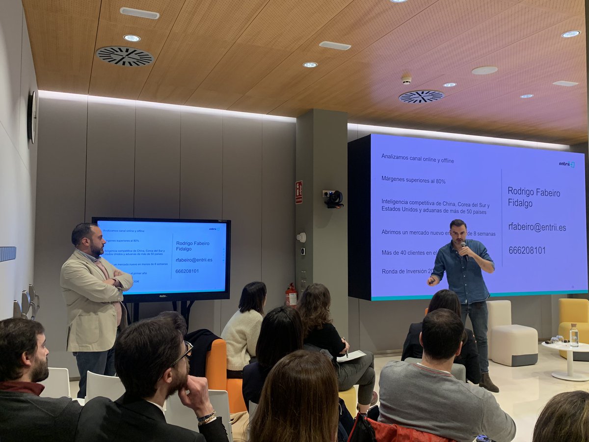 TereDomenech's tweet image. Esta mañana @RFabeiro CEO @EntriiE ha sido el ganador #scaleupvlc @ceeivalencia y esta tarde ha vuelto a bordar el pitch en #siconnect ¡go, go, go!! Ambientazo en la sala @gfortezag @VITEmprende @valenciactiva_ @Startup_VLC @BStartup @Startupxplore @AngelBuigues @Calabria_Lucia