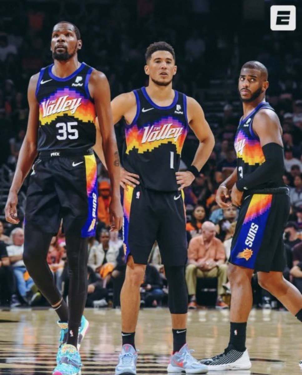 TheDailyWolves's tweet photo. All this to stop this https://t.co/8caMCKYCns