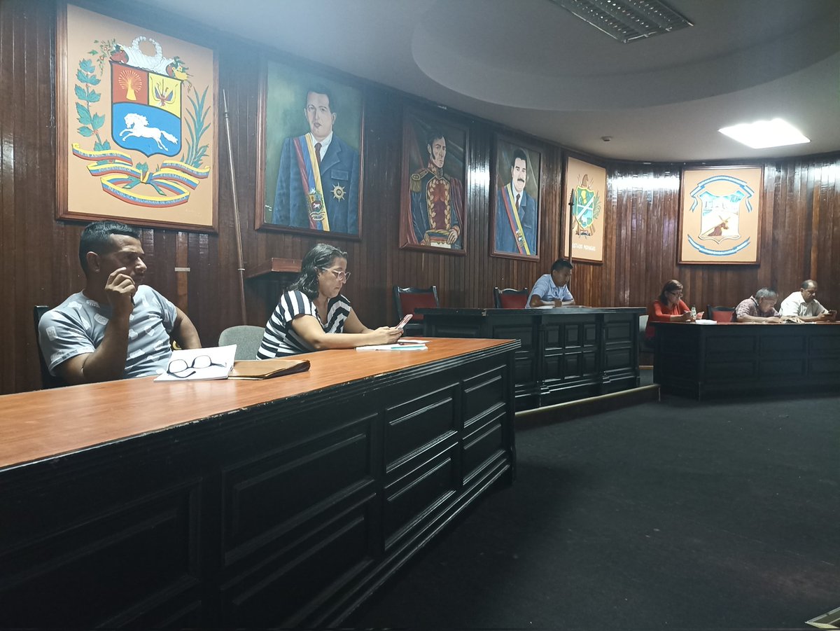 CaripitoConcejo's tweet photo. Realizada la Sesión Ordinaria N° 5 del Concejo Municipal del Municipio Bolivar @CaripitoConcejo dando continuidad al trabajo legislativo que viene realizando este prestigioso cuerpo colegiado. @ErnestoLunaPsuv @FidelVsquezPSUV @Cosme_Psuv @OmarPSUV_ @Reinaldo_PSUV https://t.co/ktT3xTOATw