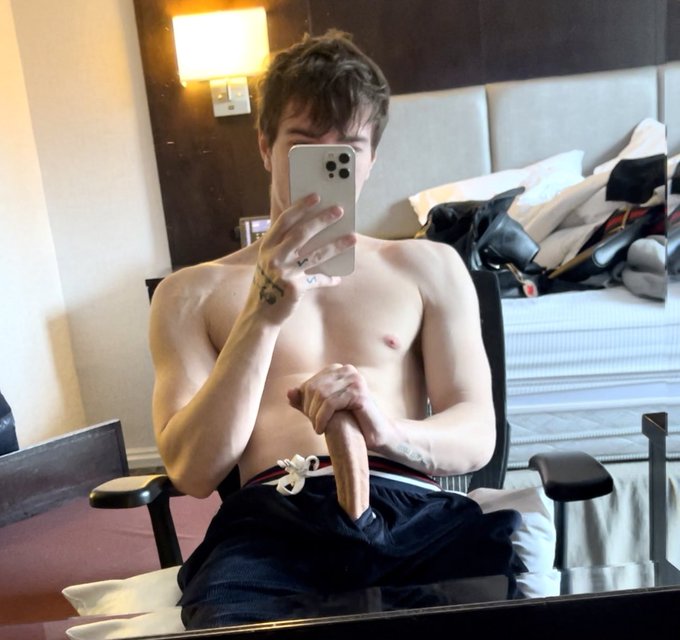 Wanna milk my BWC? 💦 https://t.co/OwJpkt6CWb