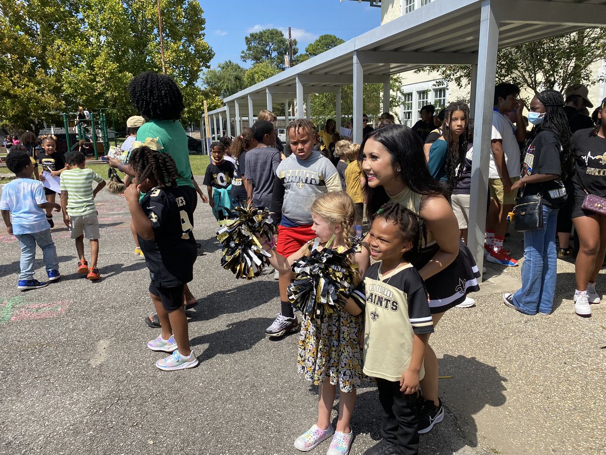 GentillyAudubon's tweet photo. There may not be Black and Gold on the field this #SuperBowlSunday, but we are thinking back to all the fun our Rarebirds got to experience during a Junior Training Camp with the New Orleans Saints! ππ€ππβοΈ
#ThrowbackThursday #nola #nolasaints #audubongentilly https://t.co/AV6toyCBOa
