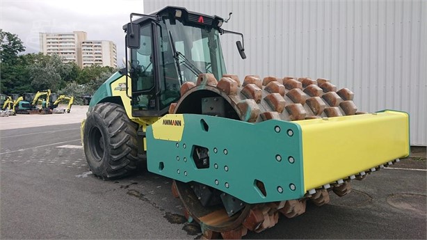 MachTraderEU's tweet image. Ammann ARS 200
 - 2019
 - 1.100 h
 - CE conform

 anti-sliping system ATC✔️ compaction assistant ACE Force ✔️ PD drum✔️reverse-alarm ✔️

👉 103.000 €

Contact and more details ➡️ ow.ly/LRUe50MO6um

##ammann #used #roller #forsale #machinerytradereurope