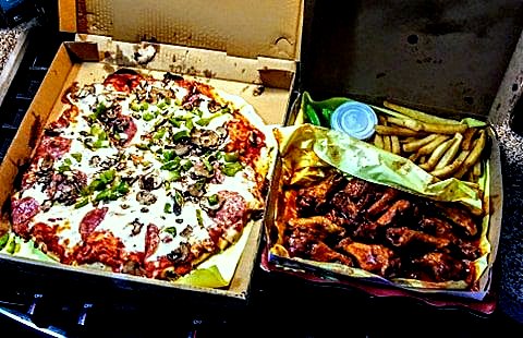 GeneralGCuster's tweet photo. @MadisonMacayTV @RenoKimBurrows @KRNV .Cool photo!-The best pizza & meal deal in #Reno : Pizza Baron on Keystone: 20 wings, a large two topper #pizza, celery, fries, garlic bread, blue cheese, & celery for $29.00. (Photo-#PizzaBaron special) #SuperBowl @MattMonroeWx @TheJuliaNelson @boxingrich https://t.co/YZr7ur5ioF