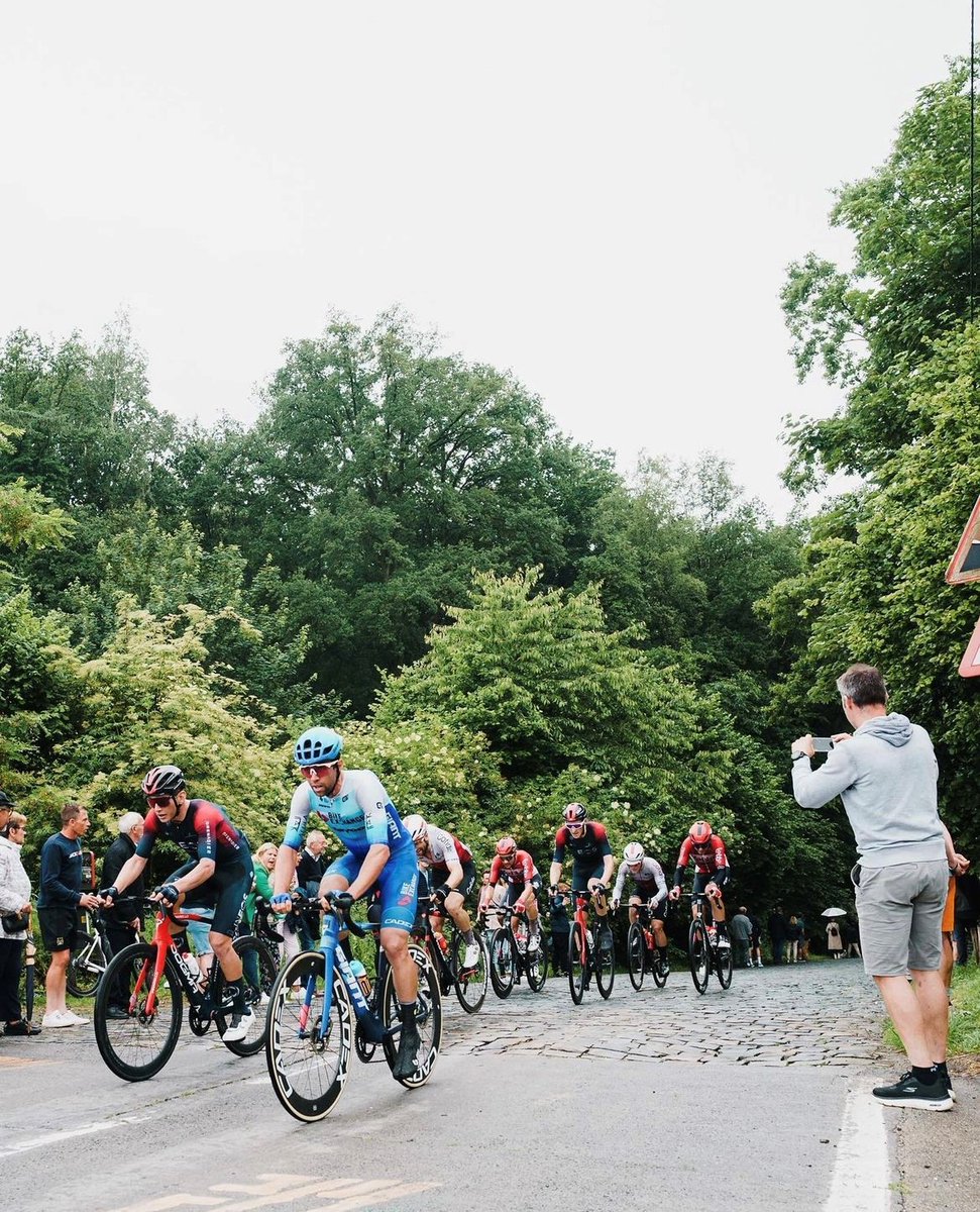 sportstoursint's tweet photo. Spring Classics are the heart of the early months of the pro cycling season 🚴‍♀️ Ride on the official routes days before you watch the pros tackle these cobbles at the Tour of Flanders, Paris-Roubaix, and Scheldeprijs this April 🚵‍♂️ 

👉https://t.co/5XKq1ZE6dK

#springclassicsweek https://t.co/4hPukD4zXy