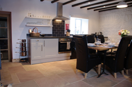 Country Hideaways tweet media