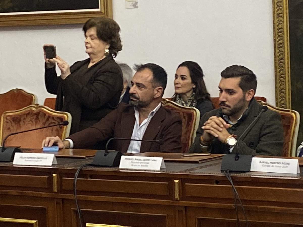VOXCordobacapi's tweet photo. 🗣 @jimenayolanda: “Desde VOX trasladamos nuestra más sincera enhorabuena a Diario @cordoba por su nombramiento como cofrade de honor de la Cofradía Gastronómica del Rabo de Toro de Córdoba (@rabodetoro2016). Nuestra gastronomía es cultura, economía y tradición”. 

#CuidaLoTuyo https://t.co/y8FRUpao6d