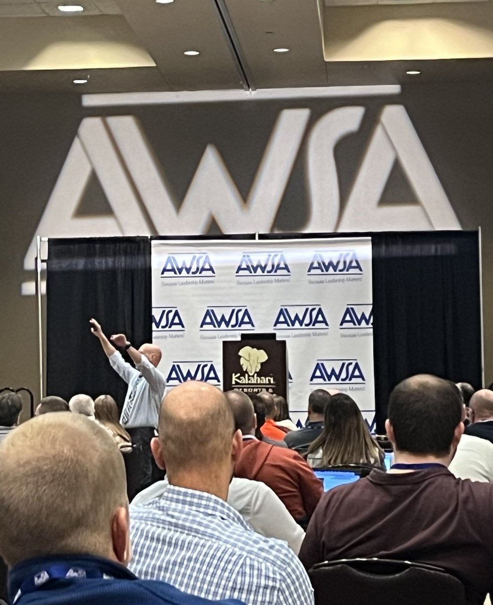 MaryEllenCrumm2's tweet photo. Put your hands up in the air if your school is rebuilding trust this school year 👋 #gocrickets #AWSA #1minwalk2work @Joe_Sanfelippo @paperlearning https://t.co/jRFVC7bNzq