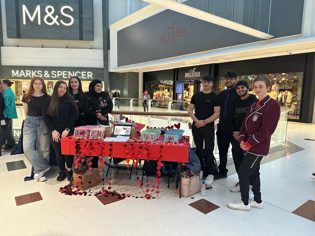 SNHSBUSED's tweet image. Young Enterprise are set up and ready to go @youngenterprise Valentine’s Day Trade Fair. Lots of ‘Reverse’ products available to purchase. Pop down to support our group and say hello between 4pm and 8pm! @YE_Renfrewshire @stninianshigh #YoungEnterprise #DYW