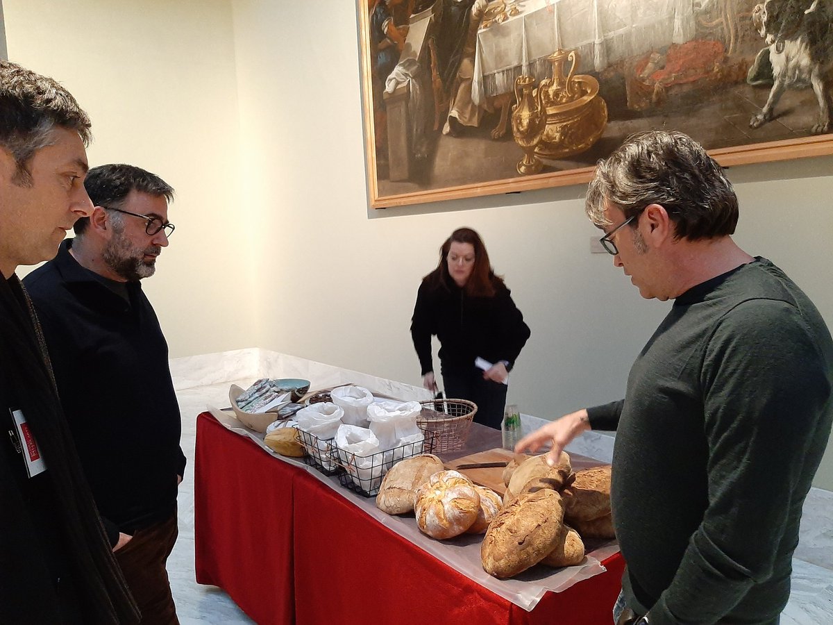 FestIN visita hoy el @GVAmubav con una experiencia sobre la historia del pan y del chocolate a través de sus obras de arte, y con @Utopickcacao y @jesusmachiloren, del Horno San Bartolomé.
#SomBellesArts