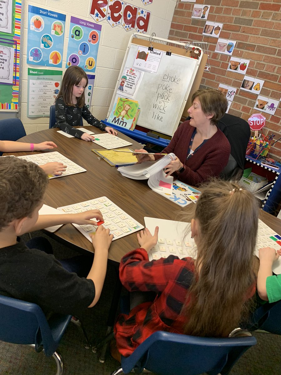 PCSDdentzler's tweet image. Mrs. Amato working with students on diagraph CK and building words.  #pcsdproud#Dentzlereagles #ReadReadRead