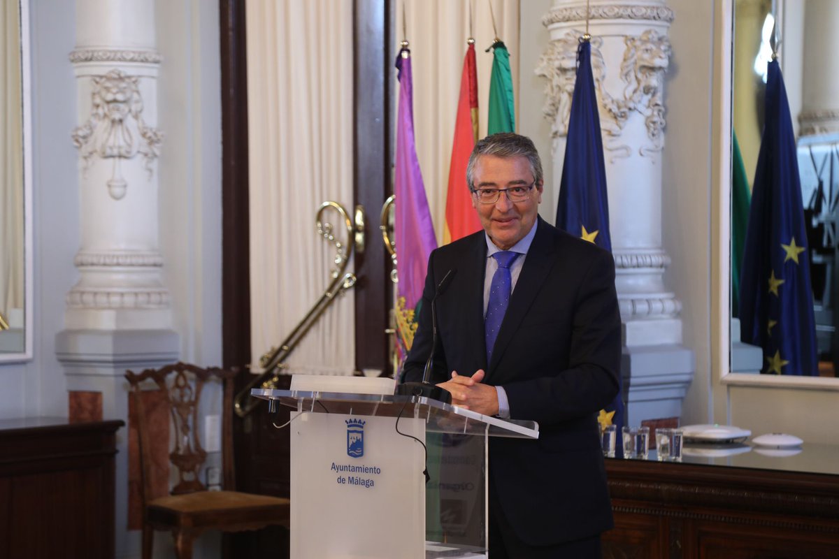 diputacionMLG's tweet image. El presidente de la @diputacionMLG, @Francissalado, ha destacado hoy en la inauguración de las jornadas #Reconecta Málaga 2023 que uno de los objetivos del organismo provincial es “lograr que lo urbano y lo rural sean vasos comunicantes, alcanzar el equilibrio territorial”.