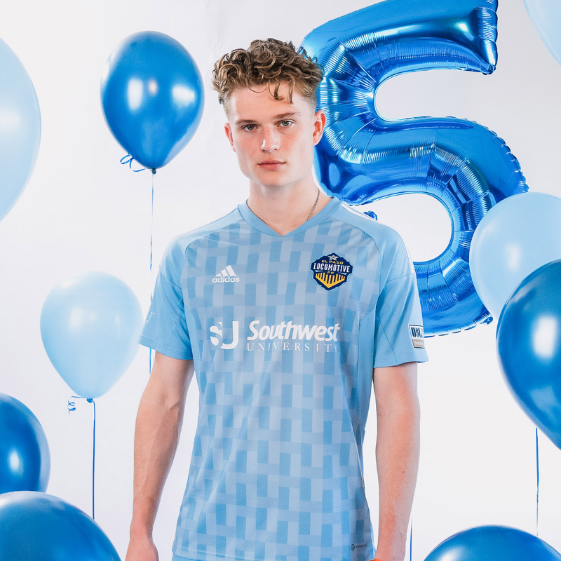 USLChampionship's tweet photo. 𝙉𝙚𝙬 𝙮𝙚𝙖𝙧, 𝙣𝙚𝙬 𝙩𝙝𝙧𝙚𝙖𝙙𝙨 🚂

@eplocomotivefc has released its new primary and secondary kits 📸