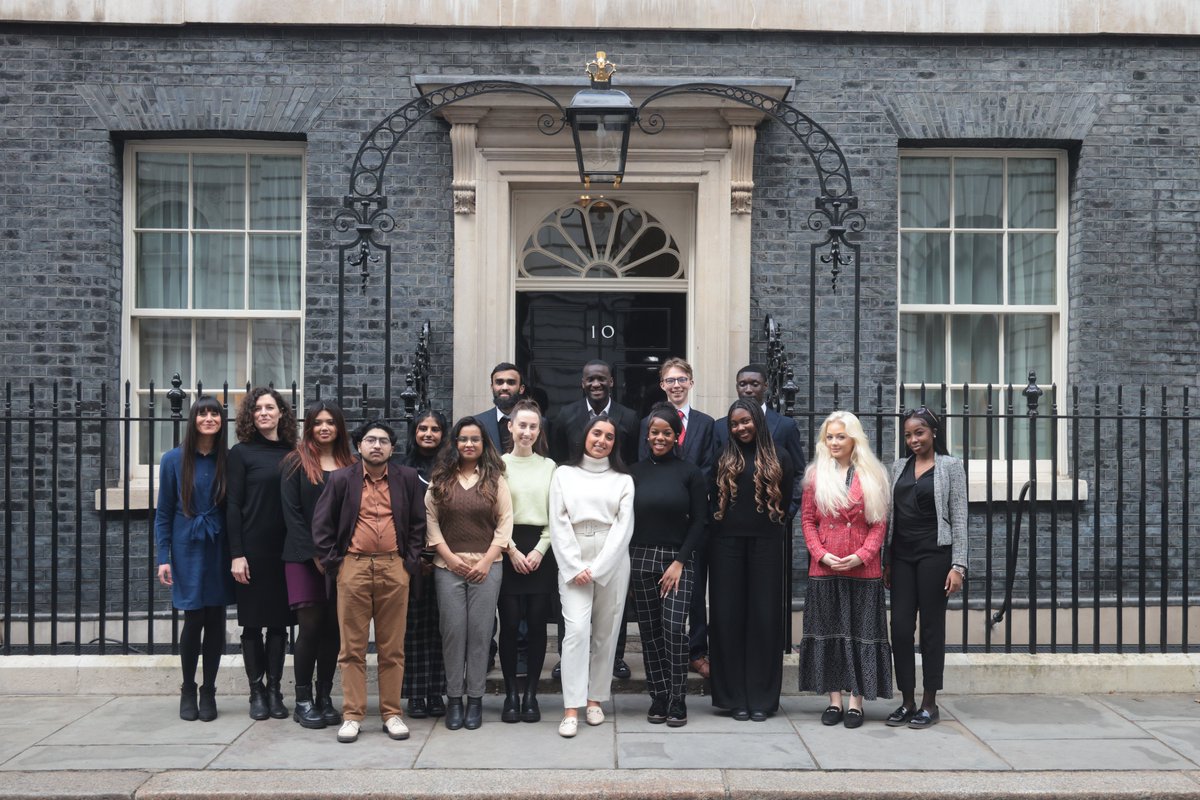 10DowningStreet's tweet photo. Have you thought about an apprenticeship? 

Today, Education Secretary @GillianKeegan met apprentices in Downing Street and spoke to them about her experience being an apprentice. 

Find out how you can start your journey here: https://t.co/1iU5GUg51h

#NationalApprenticeshipWeek https://t.co/w4FZ5DPLqn
