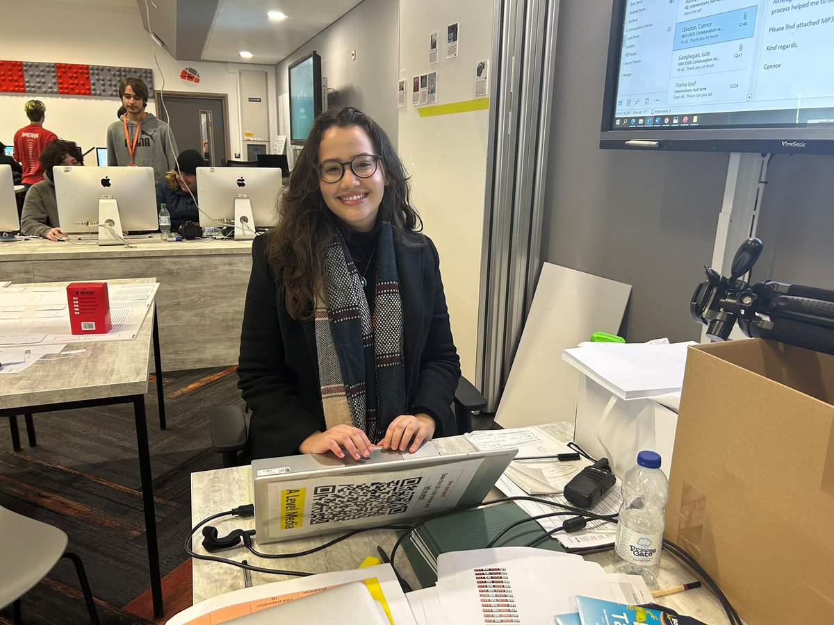 Haringey6thForm's tweet image. As part of #TeamHaringey6 #Creatives #WorkExperienceWeek we had our very own #H6Alumni come in and support current students as she now works for @ForusFilms who we work with regularly  so amazing to see the full circle - we are #H6Proud of you Milena #MoreThanACollege