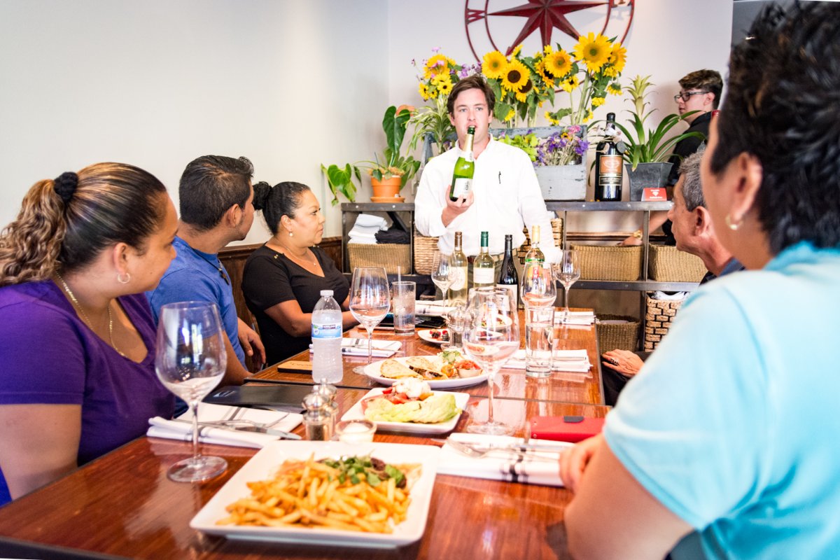 GracesTableNapa's tweet photo. We’ve got something on our menu for everyone in the family! Join us for our #GloballyInspiredCuisine and we'll make sure you all leave satisfied. #MichelinBibGourmand #NapaValleyWine #TheEatGuide https://t.co/C2FpPGI1b3