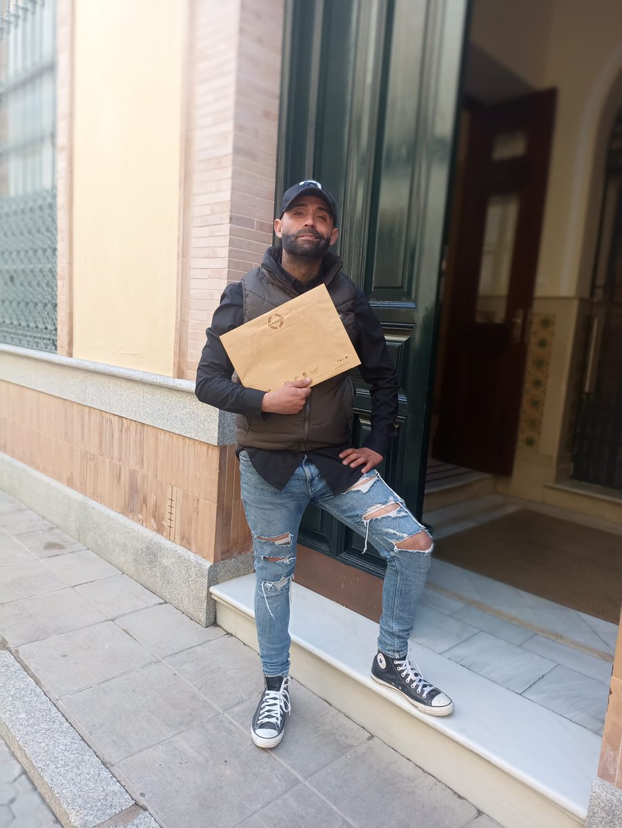 Senador Música (@senadormusica) on Twitter photo ⚡ NOTICIÓN ⚡
¡<a href="/ivangallego_ofi/">ivangallegomusic</a> entra en la familia de Senador Música!
Este artistazo andaluz, llega de la mano del productor Francisco Carmona para incendiar la música española.
¡Y en breve estrena single!
ℹ️ ow.ly/EJfR50MOsfj
#Sevilla #flamenco #sevillanas ⚡ NOTICIÓN ⚡
¡<a href="/ivangallego_ofi/">ivangallegomusic</a> entra en la familia de Senador Música!
Este artistazo andaluz, llega de la mano del productor Francisco Carmona para incendiar la música española.
¡Y en breve estrena single!
ℹ️ ow.ly/EJfR50MOsfj
#Sevilla #flamenco #sevillanas
