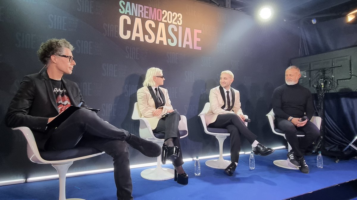 Curiosi di sapere come nasce un canzone d'autore? Stiamo per parlarne con <a href="/Boboraz63/">Roberto Razzini 🚀</a> e <a href="/LRDLofficial/">la Rappresentante di Lista</a> a #CasaSIAE. 

Ma esiste una canzone che non sia d'autore? 🤔