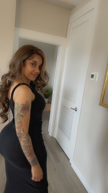 Double cheeked up on a Thursday☺️ https://t.co/a0dH0Z5A0B