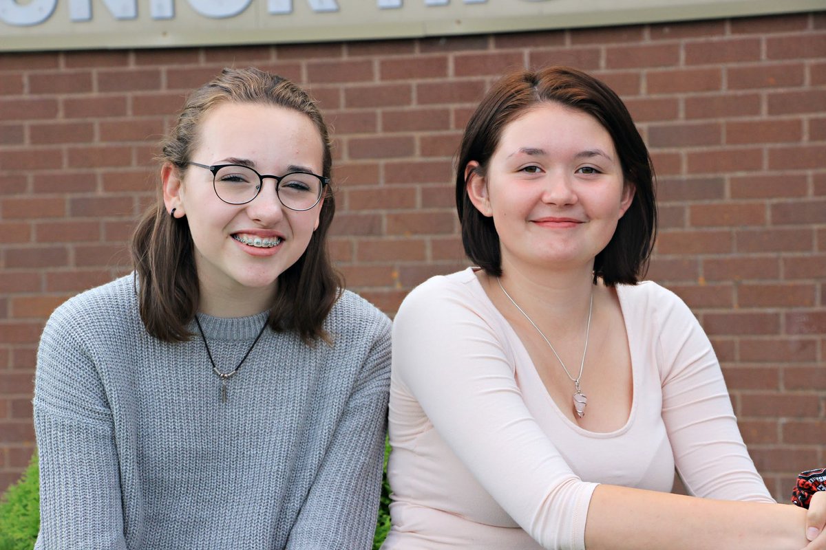 I am so proud of our @ravenkaster project leaders! Here are two young women pursuing degrees in science and trying to open doors to careers in science and technology! Let’s support them! @UNOceanDecade @CanadaOSC @munocean @MunOceanography