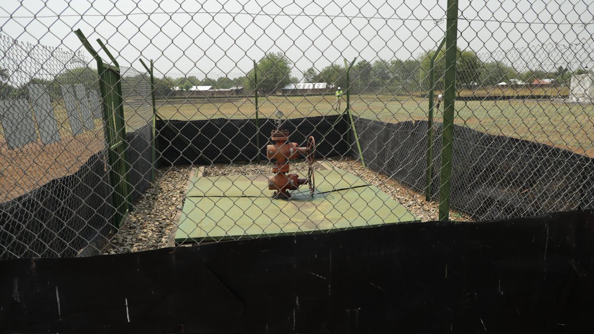 GardKayz's tweet photo. Crude Oil obtained during appraisal stage is being kept at kasemene, as we wait for the production of Oil and gas. #UCMPVisit
That is the Christmas tree in frame 1 https://t.co/3gIX49lBd0