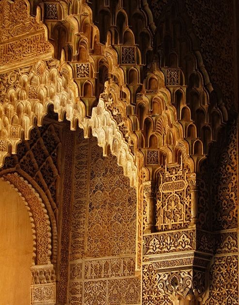 ArchHesham's tweet photo. #مايطلبه_المتابعون
رحلة للفن الإسلامي🤎
#المقرنصات

تعددت الآراء حول تعریف ماهیة المقرنص، ومن بین تلك
التعريفات👇

تعریف: د/ عبد الرحیم غالب في كتابه "موسوعة العمارة الإسلامیة" :
المقرنص هو أحد عناصر العمارة الإسلامیة المتمیزة، ویشبه المقرنص الواحد محراباً
صغیراً. https://t.co/FtNxxq6W8S