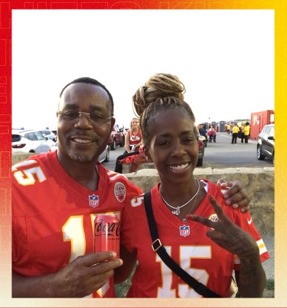 KCIEdgemoor's tweet photo. The @BuildKCI crew is ready for #SuperBowl Sunday! With just a few days to go until the big game, we asked members of the @KCIAirport New Terminal Project team to share their favorite photos cheering on the @Chiefs. Let's go, KC!
See more: https://t.co/4wU9pLEEnB
#GameFaceKC https://t.co/ib0DccbSax