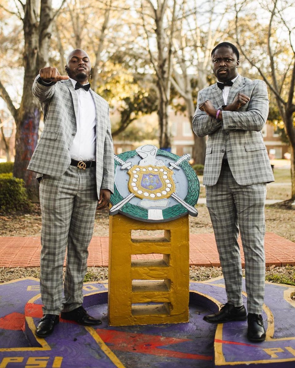 watchtheyard's tweet image. Much love brothers of Omega Psi Phi at Benedict College. 💪🏿⚡️

📷: @Camrensphotos @ee_omegas 
#OmegaPsiPhi #benedictcollege #Fall22