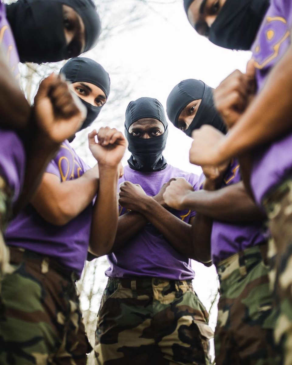 watchtheyard's tweet image. Much love brothers of Omega Psi Phi at Benedict College. 💪🏿⚡️

📷: @Camrensphotos @ee_omegas 
#OmegaPsiPhi #benedictcollege #Fall22