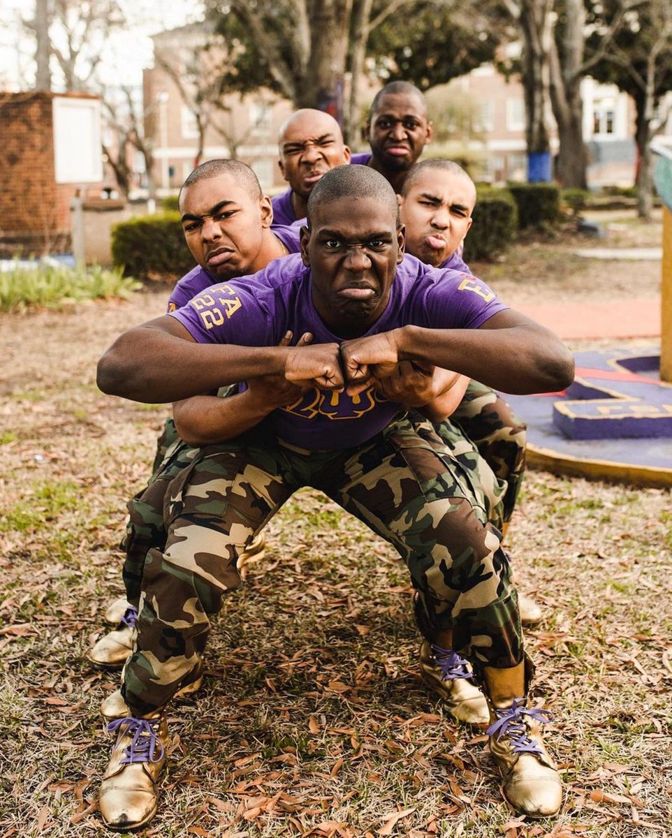 watchtheyard's tweet image. Much love brothers of Omega Psi Phi at Benedict College. 💪🏿⚡️

📷: @Camrensphotos @ee_omegas 
#OmegaPsiPhi #benedictcollege #Fall22