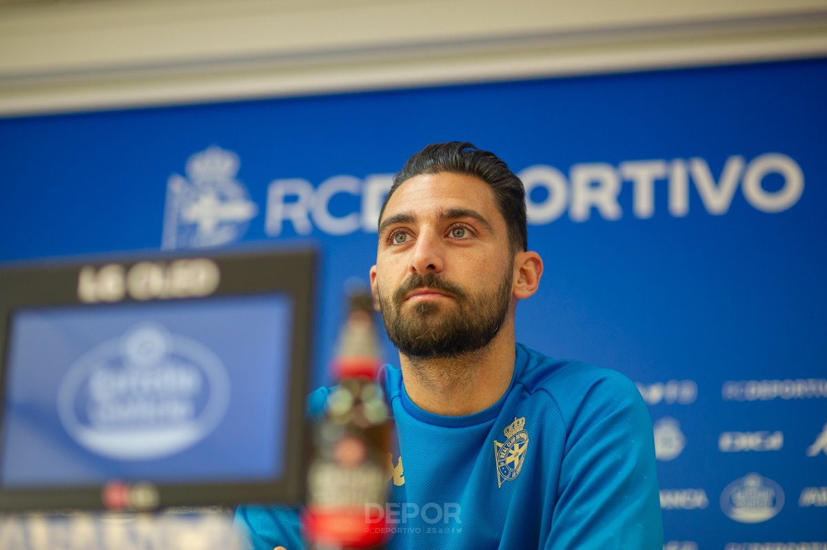 RCDeportivo's tweet photo. #OSNOSOS | 📺 Esta é a rolda de prensa de presentación de Arturo, esta mañá, na sala de prensa da Cidade Deportiva de Abegondo https://t.co/uaquiZJTPd https://t.co/nymZP4QyRL