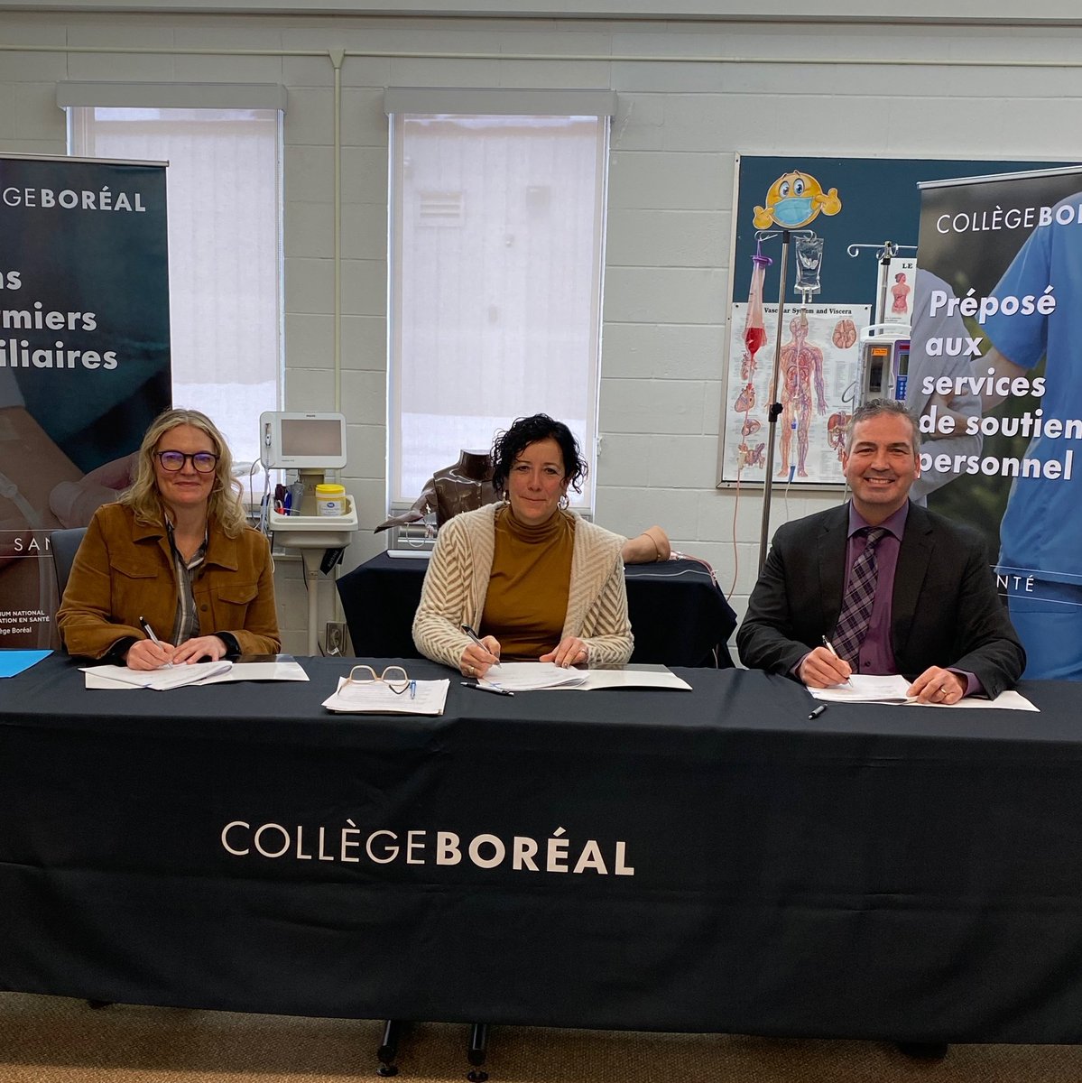 collegeboreal's tweet photo. 👏 Bel exemple de synergie en santé avec l’Hôpital Sensenbrenner et le #Kapuskasing Local Education Group facilitant la formation continue du personnel hospitalier et renforçant l’expérience pratique des étudiantes et étudiants de l’EMNO.
👉 https://t.co/3MFRNxAJhc

#ONfr #EPScan https://t.co/OBWbPriIZR