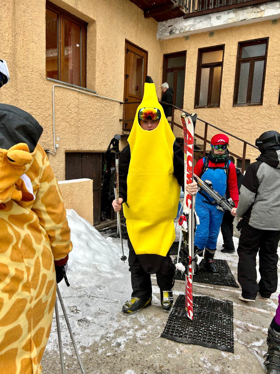MrsJSciencePHS's tweet image. Day 4 evening clubbing!! Our own private DJ too! Day 5 above the clouds in France 🇫🇷 Spectacular scenery, great experiences, huge smiles! Oh and fancy dress day too! @PeeblesHigh @PHSparents