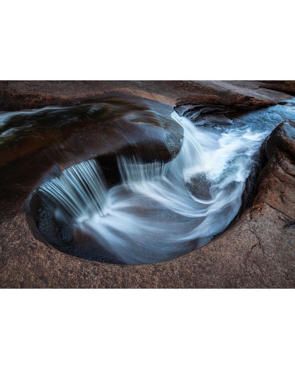 Who in your life brings you the most joy? ❤️

Find your voice and inspire others to find theirs. 🌟

#NFT #nftcollectors #NFTphotographers

Artist:
 📸klausaxelsenphoto👇