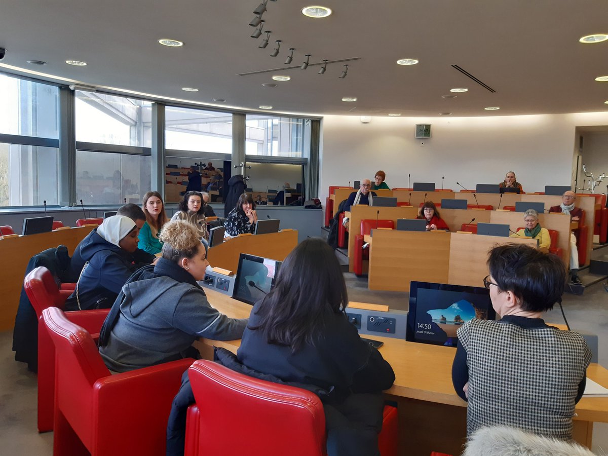 ceserPDL's tweet photo. 🧵Parcours scolaire interrompu : la commission Education Formation du @ceserPDL auditionne aujourd'hui des jeunes de l'@E2CNantes et du DAEU @univUALMU. Des échanges passionnants, merci à elles 🙏 https://t.co/9gWiccj5iL
