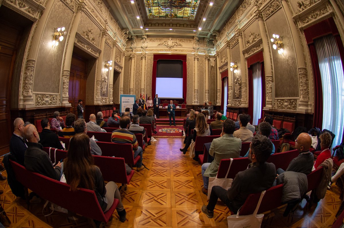 YoungForesters's tweet image. 👏🏻 Muchas gracias a todos los participantes 👏🏻 
📸 Ya podéis ver todas las fotos del evento en nuestro flickr: flickr.com/photos/1474513…

#GeoData #MeetUp  @diputacionPalen @SNGULAR @PC_UVa @sngular  @FCesefor
 #DataForest #ForestData