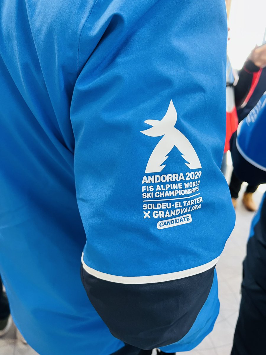 CedricRoussel06's tweet photo. A Courchevel pour participer à la visite d’étude organisée par @CM_2023 et @DIGES_fr. L’opportunité de découvrir cette belle vitrine du sport sur le monde et sensibiliser les délégations des comités étrangers sur le savoir faire 🇫🇷 en matière de grands événements sportifs. https://t.co/WMyQkvTruh