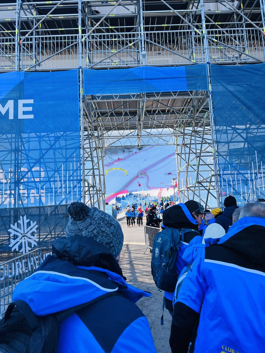 CedricRoussel06's tweet photo. A Courchevel pour participer à la visite d’étude organisée par @CM_2023 et @DIGES_fr. L’opportunité de découvrir cette belle vitrine du sport sur le monde et sensibiliser les délégations des comités étrangers sur le savoir faire 🇫🇷 en matière de grands événements sportifs. https://t.co/WMyQkvTruh