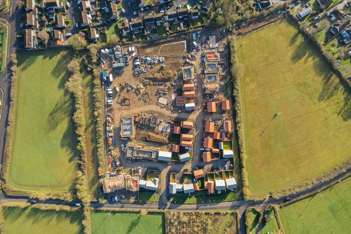 AllisonHomesUK's tweet photo. It’s #ALLaboutProgress at Buttercross Meadow!
We are pleased to see the progress that has been made at our Buttercross Meadow development in Somerton, which has already started welcoming customers into their Allison homes. https://t.co/sEsulqC0wy