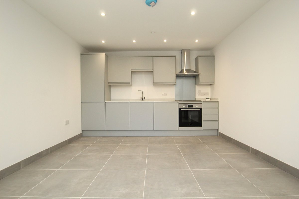 VincentShawRes's tweet image. 🔴#ForSale: newly built #1bed #terraced #property situated in a secluded #mews style development just to the north of the River Cam in #Chesterton #Cambridge.  Immaculately presented &amp;amp; chain free. 
 Viewing is strongly recommended. £375,000🏡