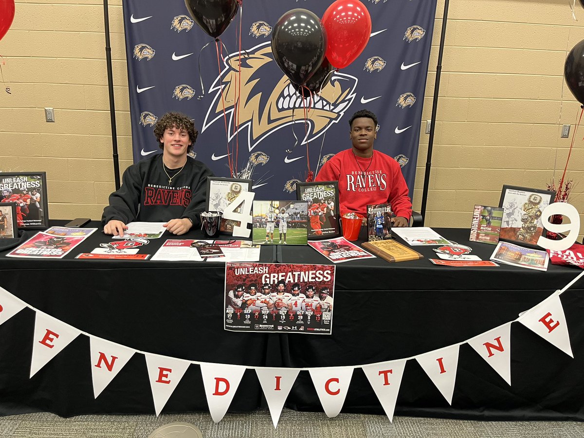 BVille_West_FB's tweet photo. Congrats to our 5 signees.  And our 6th that signed in December! #FAST
@bradenjjones 
@MarcusWhitmor14 
@jbux29 
@T1_Willbanks 
@CarsonMorgan17 
@__nickbell https://t.co/vRuTWmUi8P