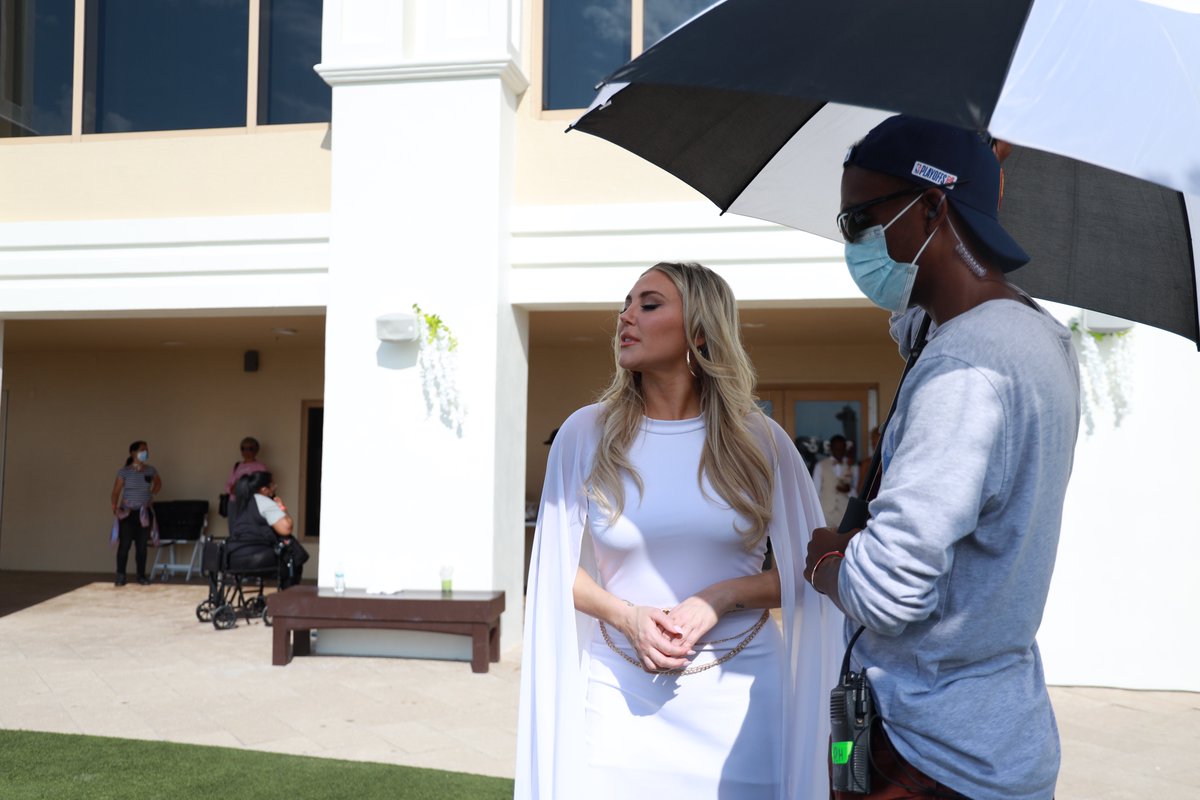 RnRmedia_'s tweet photo. Cassie hamming it up for the camera. We all enjoyed the sun in St. Petersburg Clearwater!

#theplusone @VSPC #film #bts #BehindTheScenes #romcom #movie #stpeteflorida #Clearwater https://t.co/rZEgxYPKuF