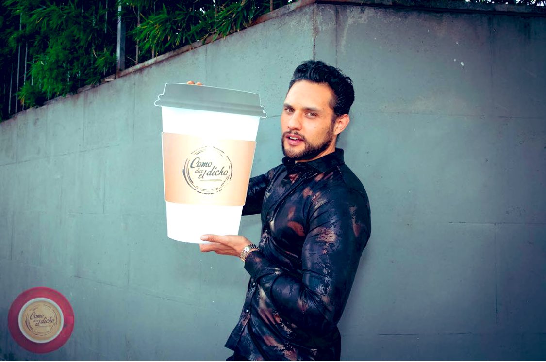 AlanCancino2's tweet photo. No se pierdan hoy el capituló 📽✨
@CafeElDicho #comodiceeldicho #actorslife #Televisa https://t.co/64NNFf2CI4