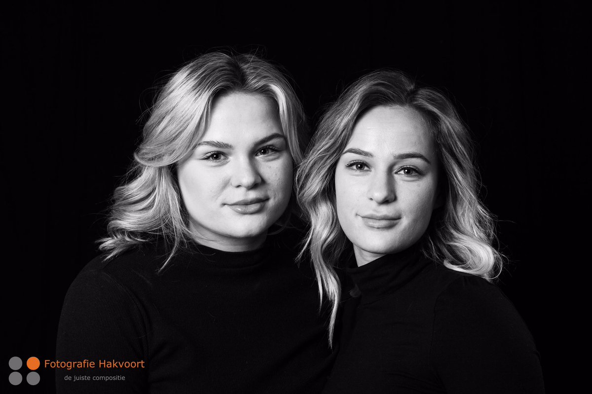 Portretten.

Enige tijd geleden mocht ik  portretten maken van deze dames. Toen ik net mijn eerste studio had, waren ze ook één van de eersten die ik in de studio mocht fotograferen.
#portretten #portret #portretfotografie #portrait #portraitphotography #blackandwhiteportrait