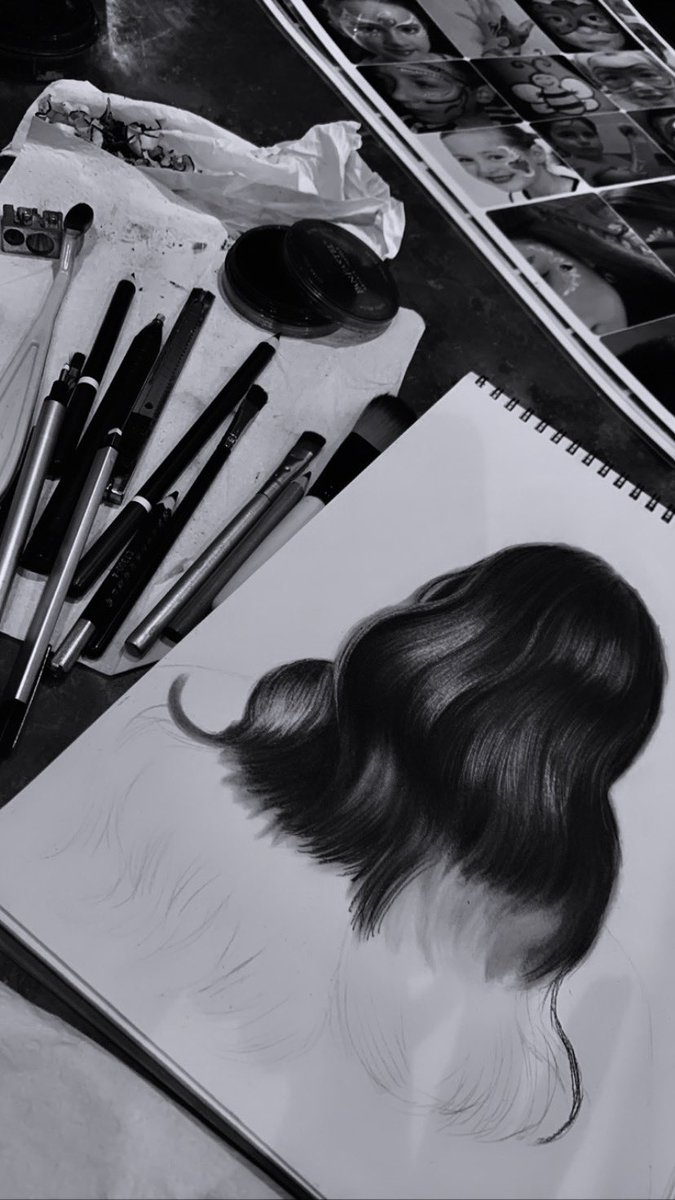 انا ورسم الشعر 😍😍😍😍 عسى دايم نكون أحباب
<a href="/alamalrsm/">عالم الرسم</a>