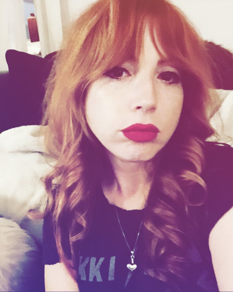 rileymonroe33's tweet photo. I can never decide if I should be a with glasses or without glasses person 🤓 💄💋#girlswithglasses #redheadsdoitbetter #redheads #allfiredup #rubywoo #macmakeup #maclipstick https://t.co/nuRgGGgub6