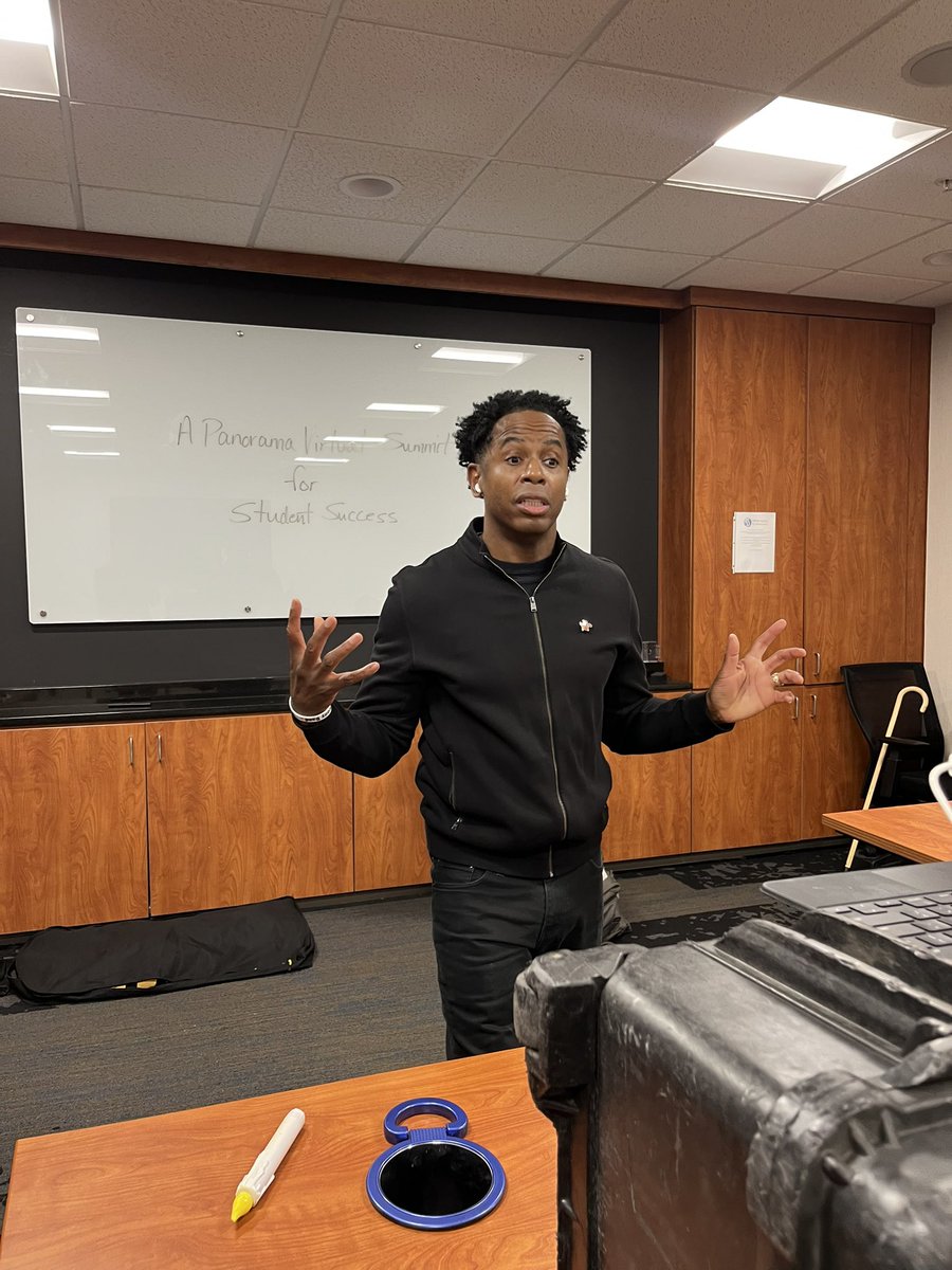 docspeaks's tweet photo. 🙏🏾Thank you @PanoramaEd for laughing, learning, &amp; reflecting with me today in the #masterclass 🤓 #semesterinanhour ⌛️ “Level Up Your MTSS!” 🔥#lovelightandinsight 🫶🏾 https://t.co/FcQoYQUpv0
